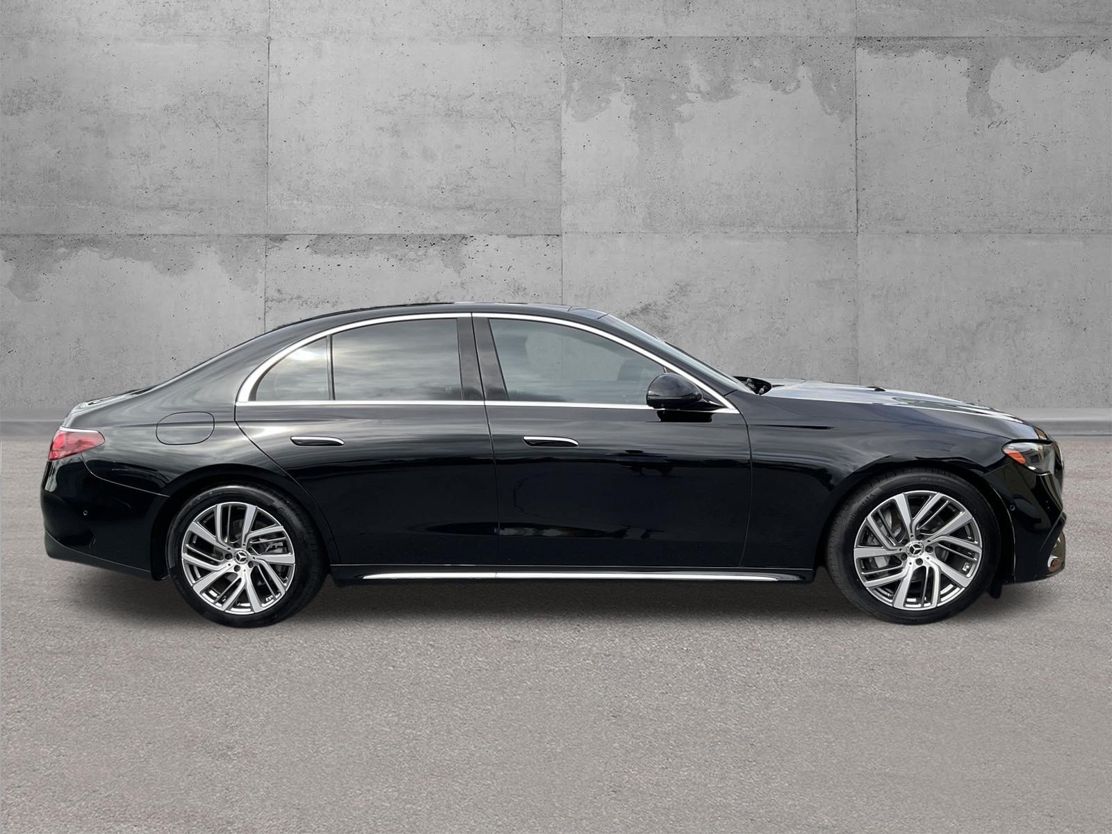 Used 2024 Mercedes-Benz E 350 4MATIC Sedan image 2