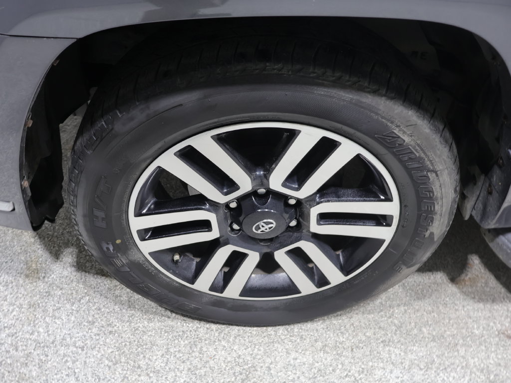 Used 2015 Toyota 4Runner Limited AWD/4WD image 9