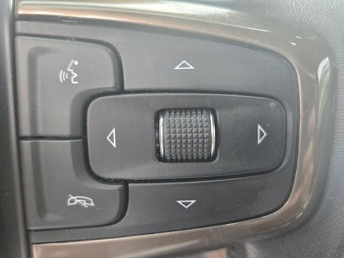 Used 2022 Chevrolet Tahoe High Country RWD image 12