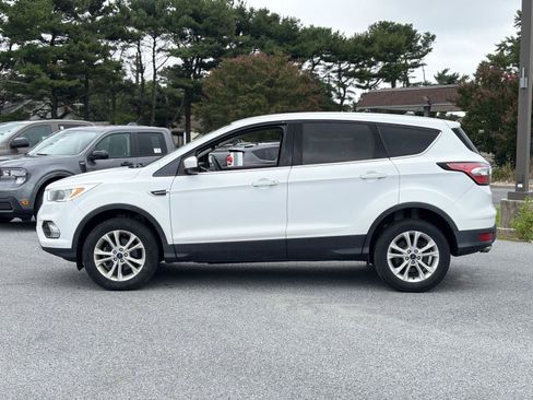 Used 2017 Ford Escape SE FWD image 4