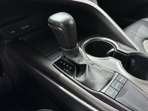 Used 2023 Toyota Camry SE FWD image 19