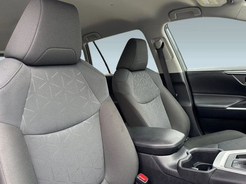 Used 2025 Toyota RAV4 XLE w/ Weather Package image 31