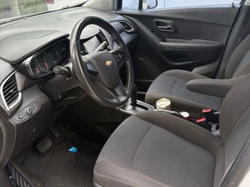 Used 2018 Chevrolet Trax LS FWD image 5