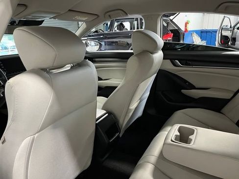 Used 2018 Honda Accord LX image 18
