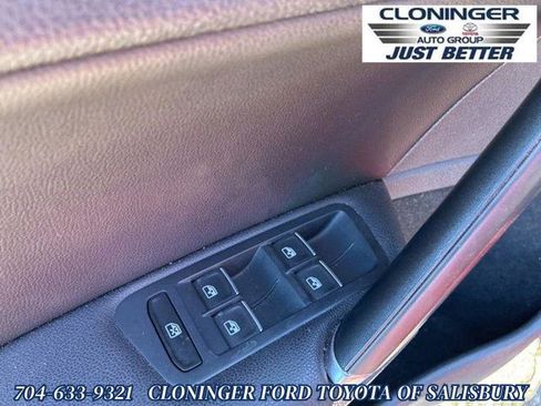 Used 2016 Volkswagen GTI SE image 11