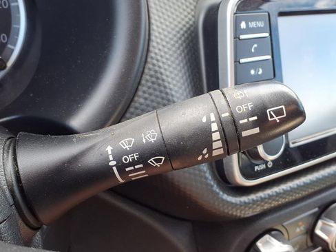 Used 2021 Nissan Kicks S FWD image 15