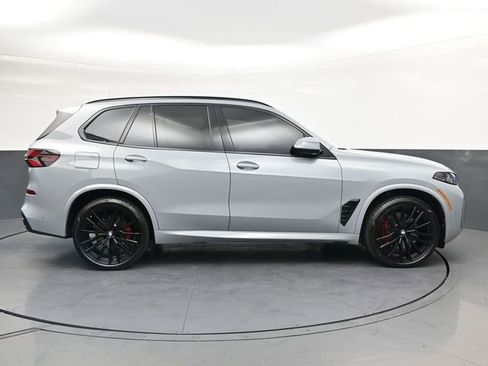 Used 2026 BMW X5 xDrive40i w/ M Sport Package AWD/4WD image 3