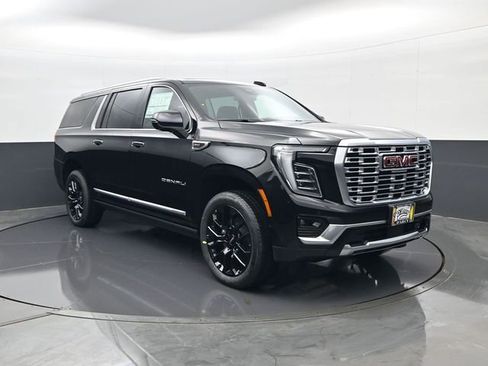 New 2026 GMC Yukon XL Denali w/ Sun & Power Step Package image 3