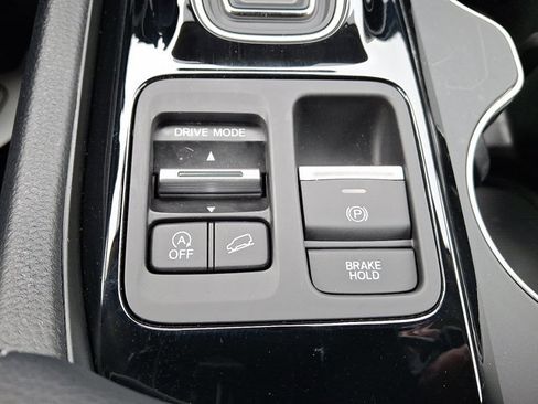 Certified 2025 Honda Pilot Touring image 25