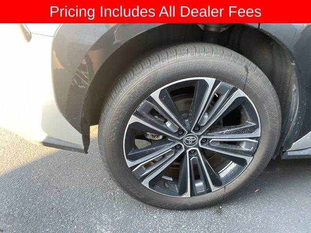 Used 2024 Toyota bZ4X FWD image 11
