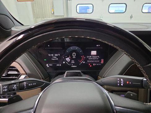 Used 2025 GMC Yukon XL Denali Ultimate AWD/4WD image 24