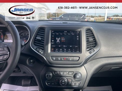 Used 2023 Jeep Cherokee Altitude Lux image 19