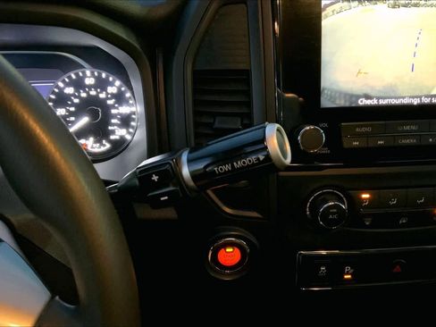 Used 2023 Nissan Titan SV RWD image 16