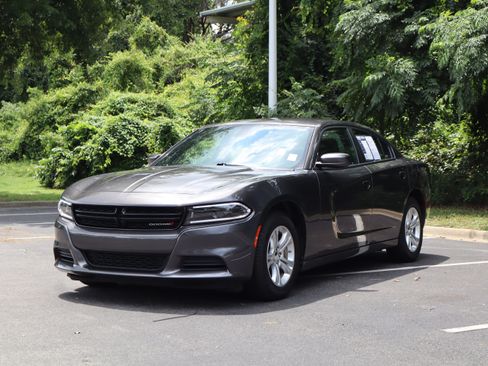 Used 2022 Dodge Charger SXT RWD image 5