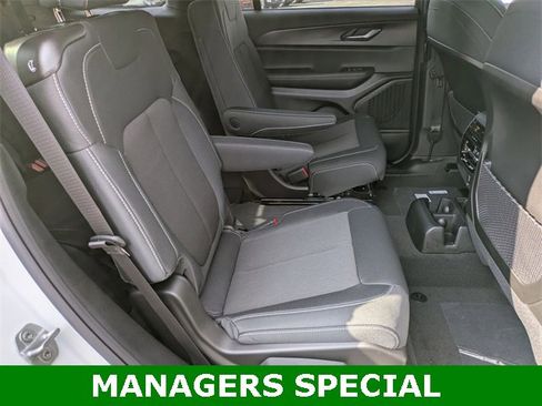 New 2025 Jeep Grand Cherokee L Laredo w/ Luxury Tech Group I image 27