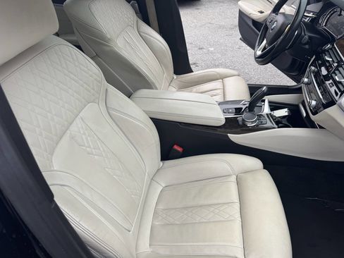 Used 2018 BMW 540i xDrive w/ Premium Package image 31