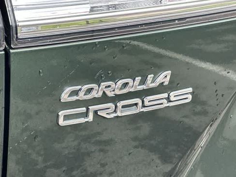 Used 2023 Toyota Corolla Cross LE AWD/4WD image 18