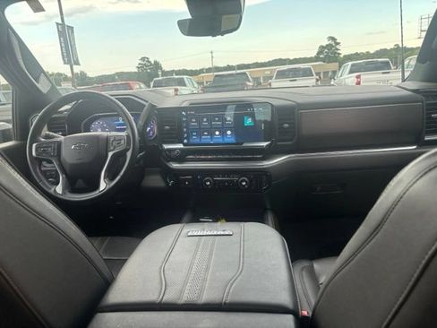 Used 2024 Chevrolet Silverado 2500 High Country w/ High Country Premium Package AWD/4WD image 13