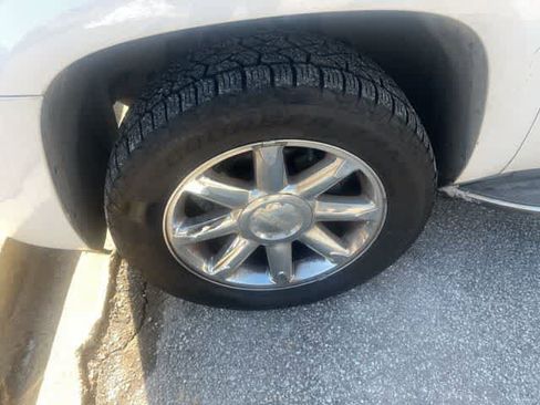 Used 2013 GMC Yukon XL Denali image 9