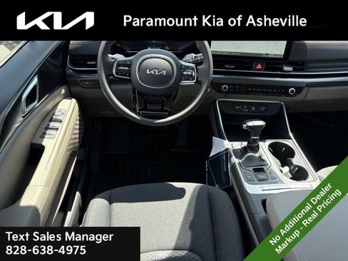 New 2026 Kia Carnival LX FWD image 21