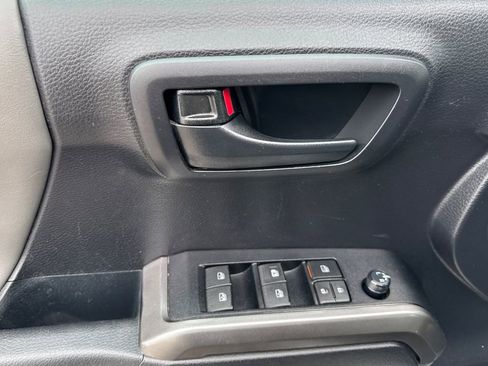 Used 2019 Toyota Tacoma SR5 image 14