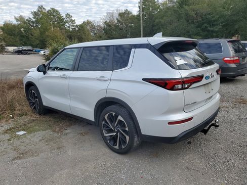 Used 2022 Mitsubishi Outlander ES image 3