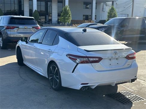Used 2019 Toyota Camry XSE image 7