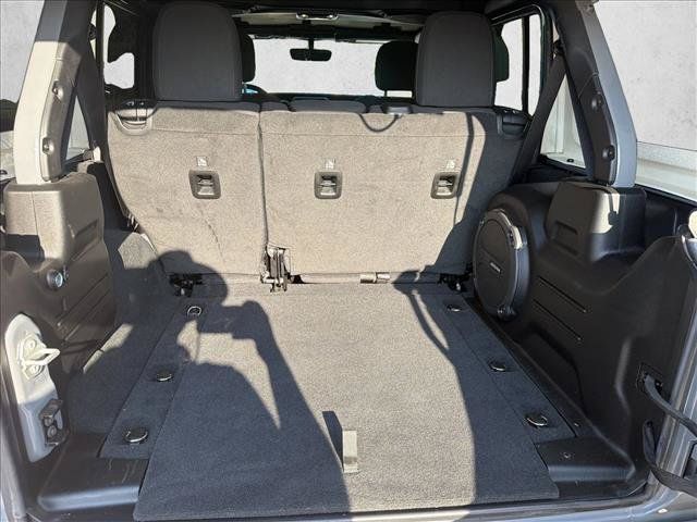 Used 2023 Jeep Wrangler Unlimited Sport AWD/4WD image 19