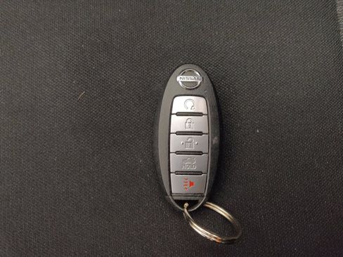 Used 2021 Nissan Sentra SV FWD image 32