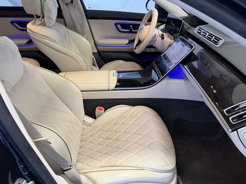 Used 2022 Mercedes-Benz S 580 4MATIC Sedan w/ AMG Line Package image 32