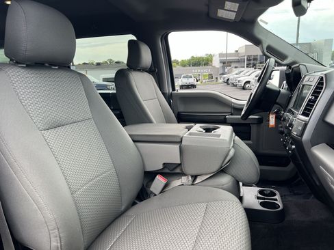 Used 2016 Ford F150 XLT w/ Equipment Group 302A Luxury AWD/4WD image 25