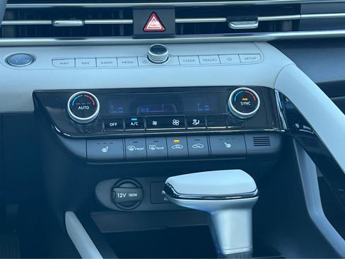 New 2026 Hyundai Elantra Limited FWD image 37