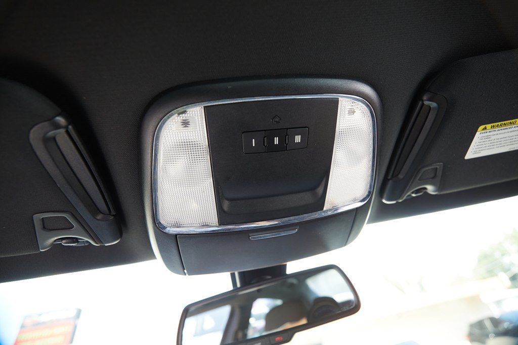 Used 2017 Dodge Charger SXT RWD image 23