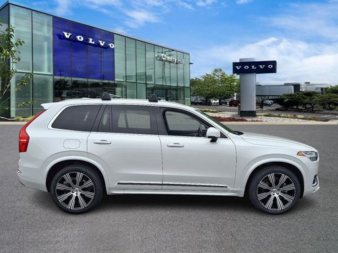 Certified 2022 Volvo XC90 T6 Inscription w/ Climate Package image 7