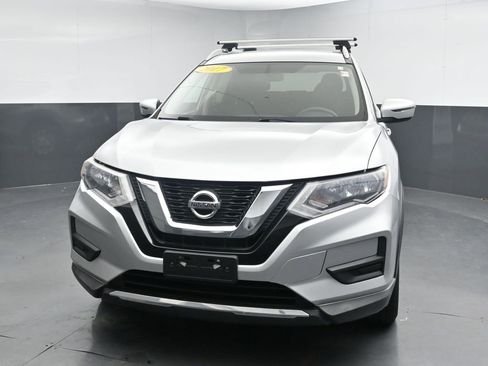 Used 2017 Nissan Rogue S w/ S Appearance Package AWD/4WD image 4