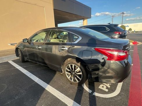 Used 2018 Nissan Altima 2.5 SV w/ 2.5 SV Technology Package FWD image 3