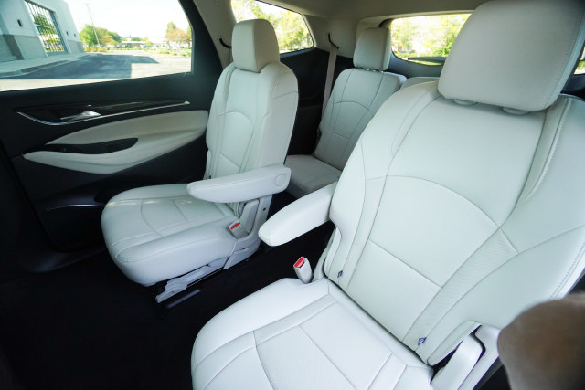 Used 2024 Buick Enclave Essence FWD image 19