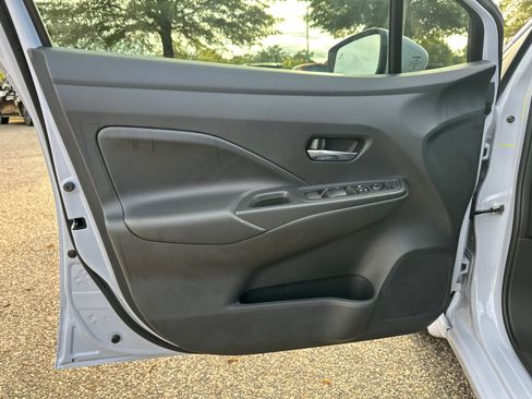 New 2025 Nissan Versa SV w/ Trunk Package image 10