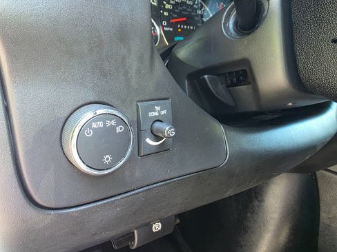 Used 2018 Chevrolet Express 2500 w/ Driver Convenience Package image 14