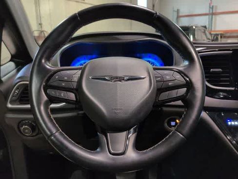 Used 2018 Chrysler Pacifica Touring Plus w/ S Appearance Package image 24