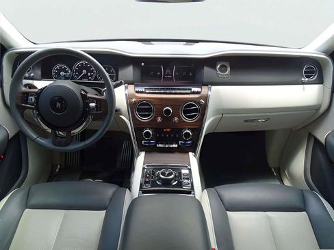 Certified 2021 Rolls-Royce Cullinan image 9