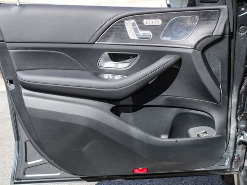 New 2026 Mercedes-Benz GLS 580 4MATIC image 24