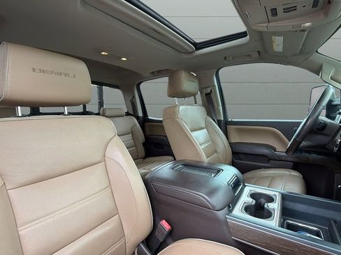 Used 2017 GMC Sierra 2500 Denali w/ Duramax Plus Package AWD/4WD image 26