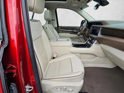 Used 2022 GMC Yukon Denali w/ Denali Premium Package AWD/4WD image 21