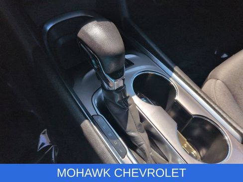 Used 2022 Chevrolet Malibu LT FWD image 16