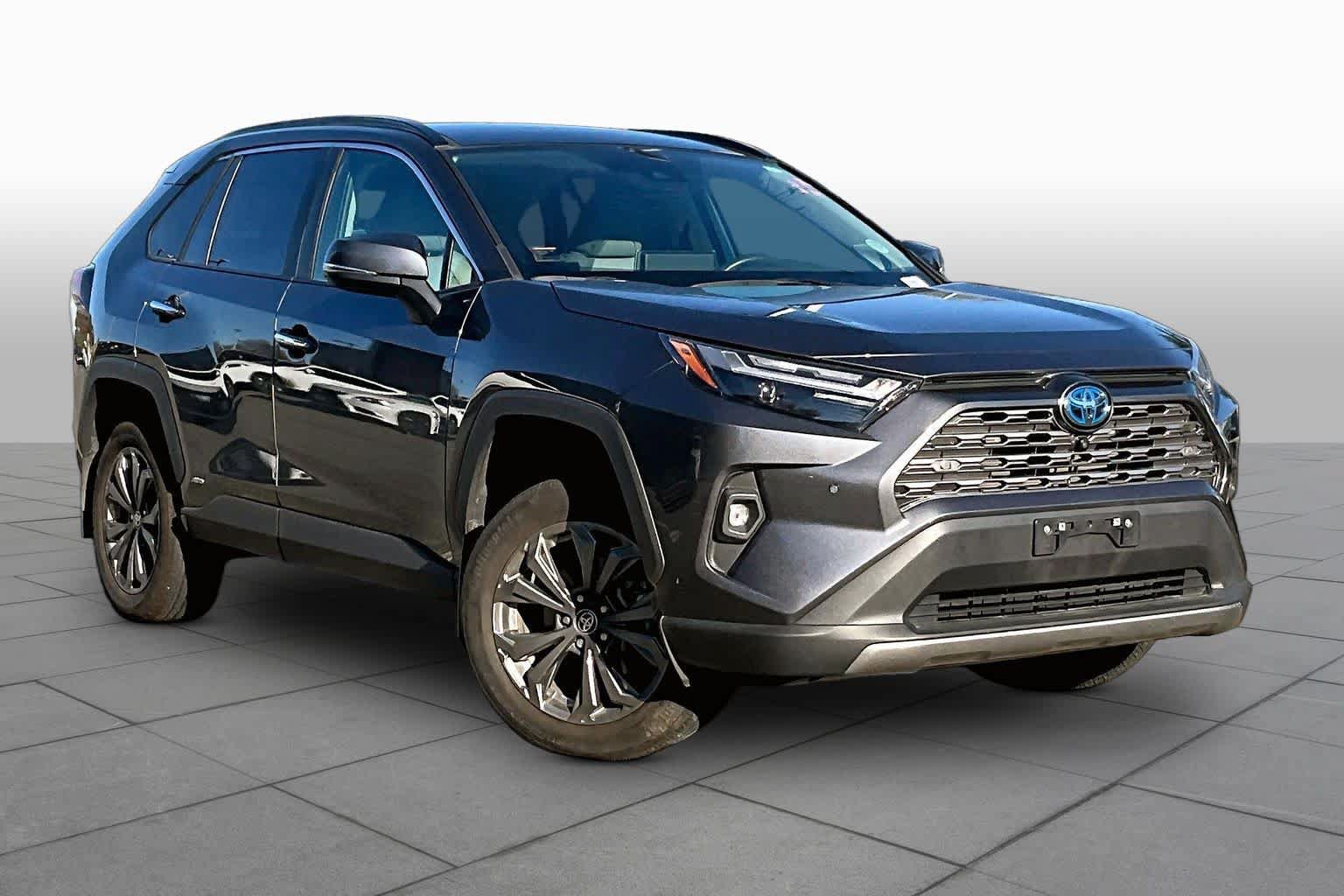 Used 2022 Toyota RAV4 Limited AWD/4WD image 3