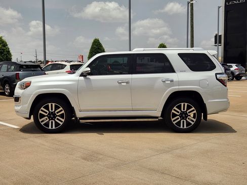 Used 2024 Toyota 4Runner Limited AWD/4WD image 4