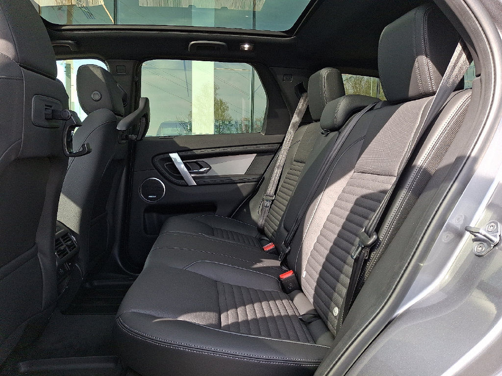New 2026 Land Rover Discovery Sport Landmark AWD/4WD image 6