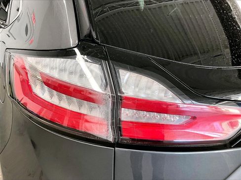 Used 2023 Ford Edge SEL image 31