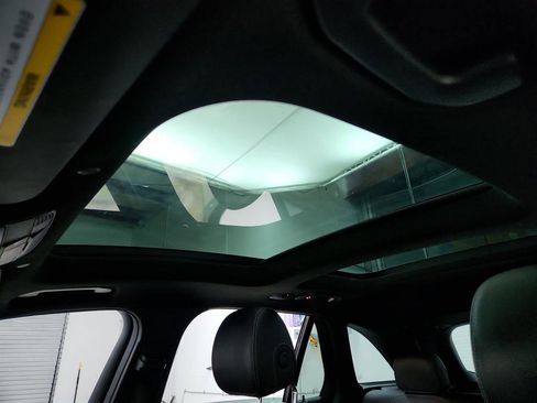 Used 2020 Mercedes-Benz GLC 300 4MATIC w/ Parking Assistance Package image 15